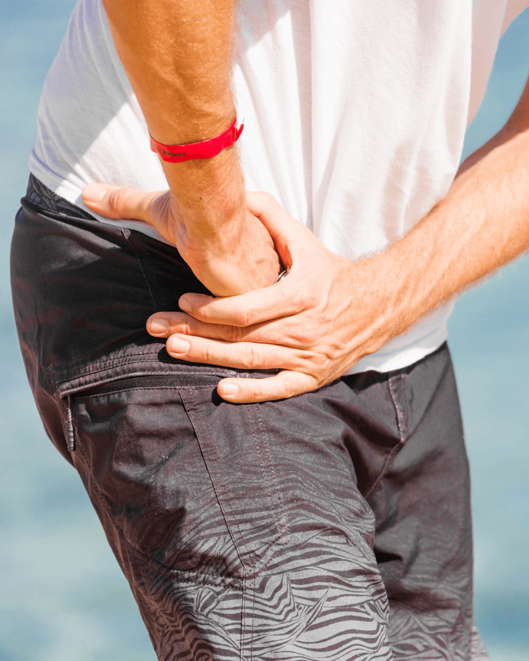 Osteopath providing back pain treatment in Purley clinic