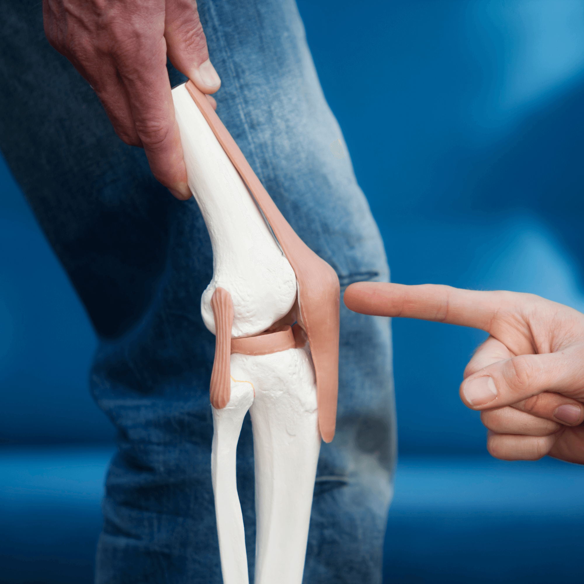 Osteopath providing back pain treatment in Purley clinic